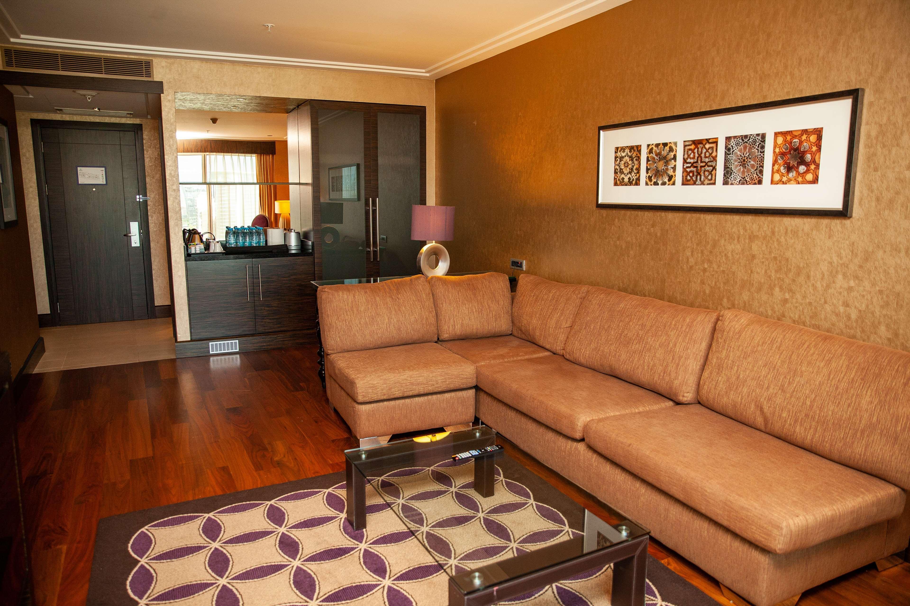 Hilton Baku Hotel Exterior photo A living room