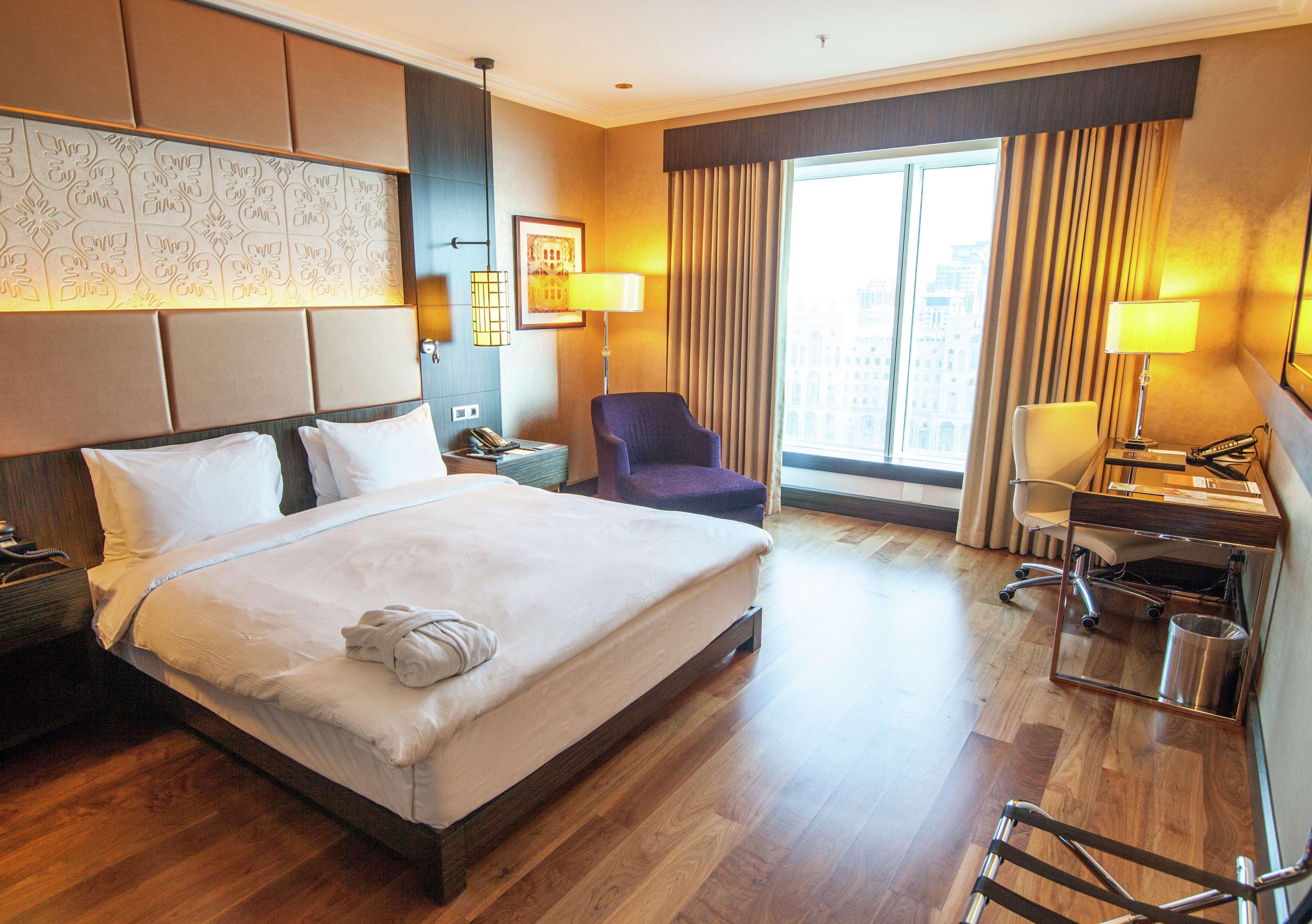 Hilton Baku Hotel Exterior photo A room at the hotel