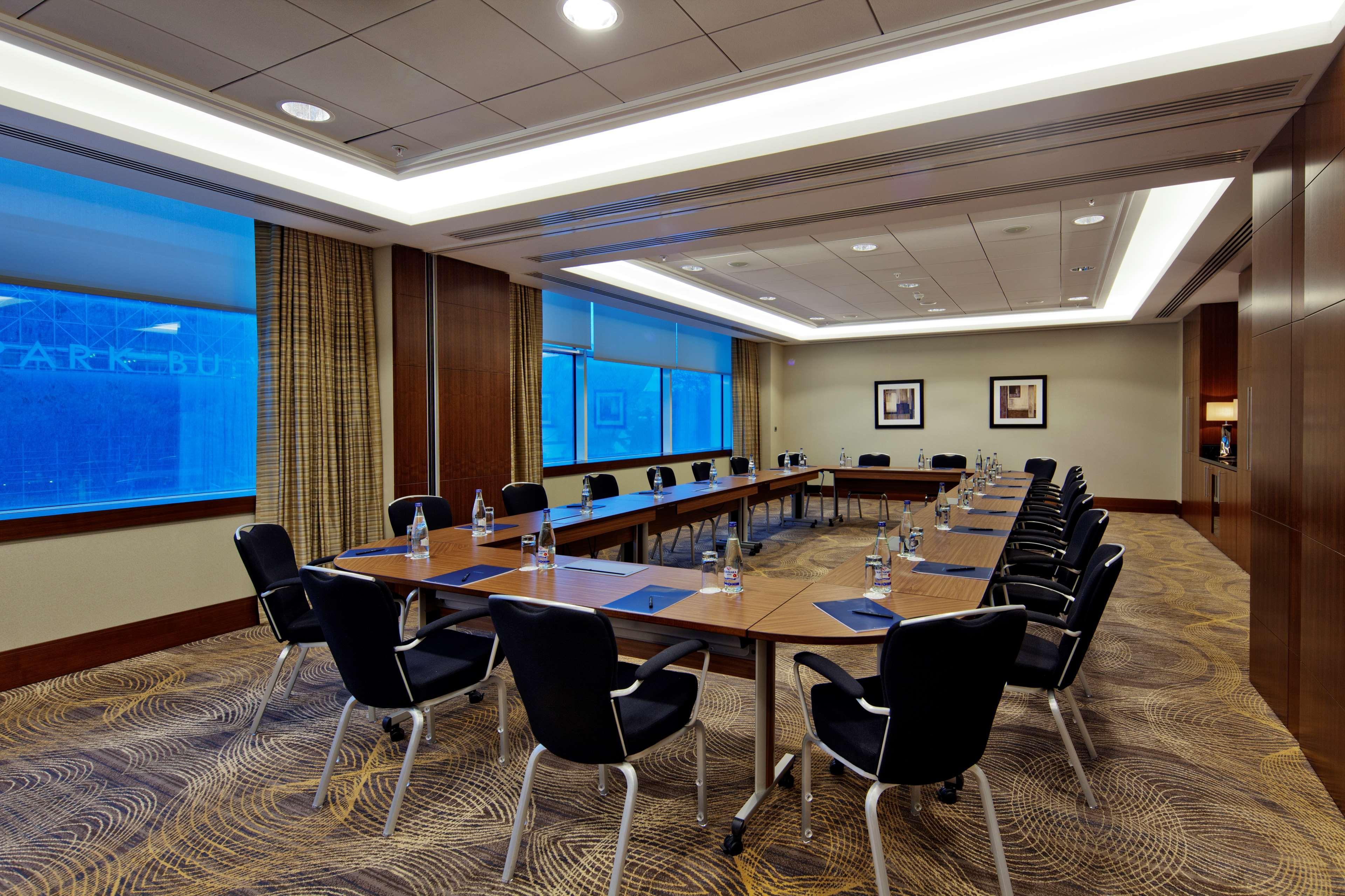 Hilton Baku Hotel Business photo Meeting room