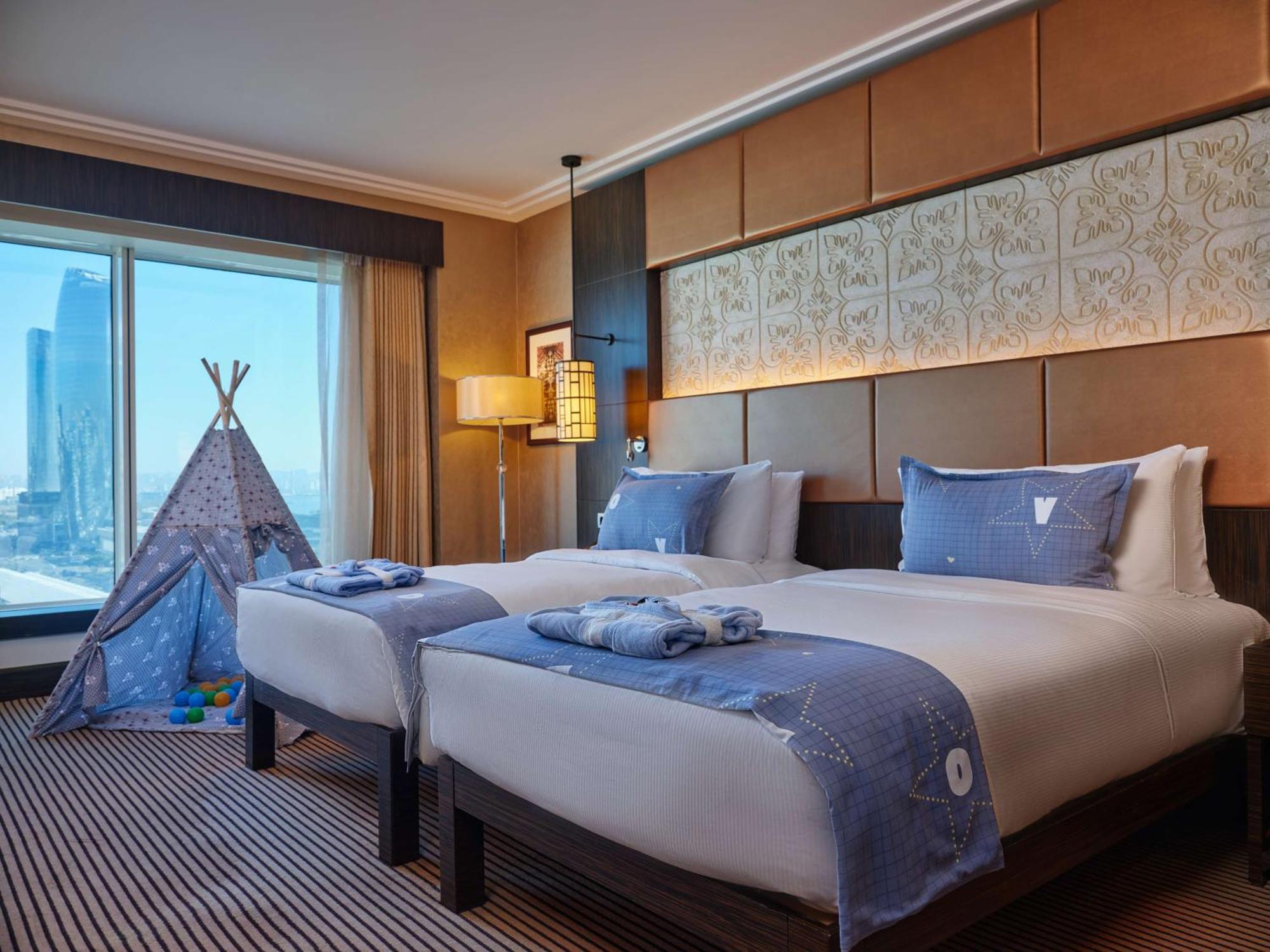 Hilton Baku Hotel Exterior photo Family room
